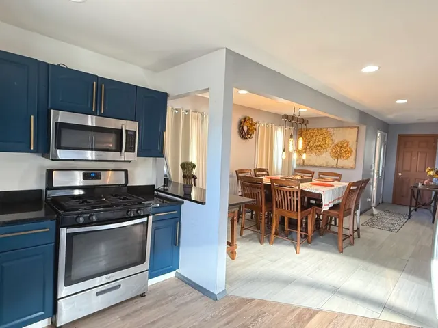 $275,000 | 529 North Ravine Drive, Round Lake Park, IL 60073