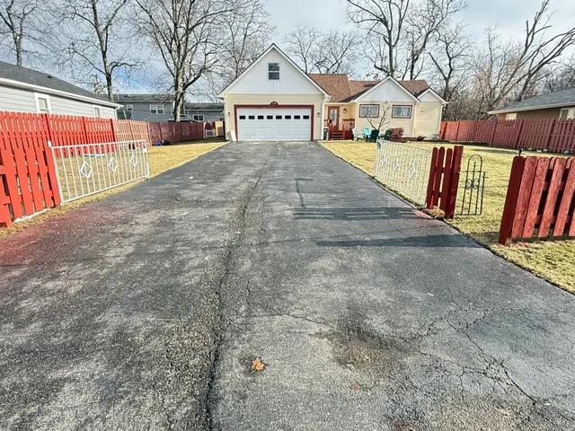 $275,000 | 529 North Ravine Drive, Round Lake Park, IL 60073