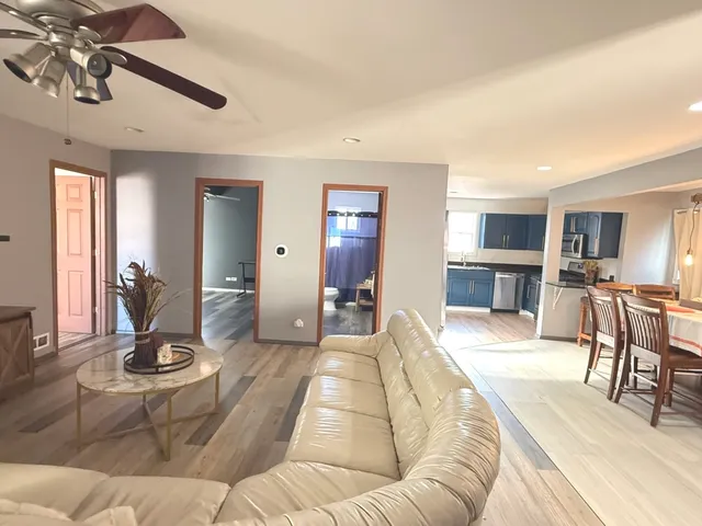 $275,000 | 529 North Ravine Drive, Round Lake Park, IL 60073