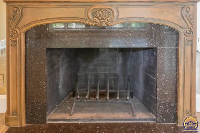 $925,000 | 1533 Southwest Stratford Road, Topeka, KS 66604