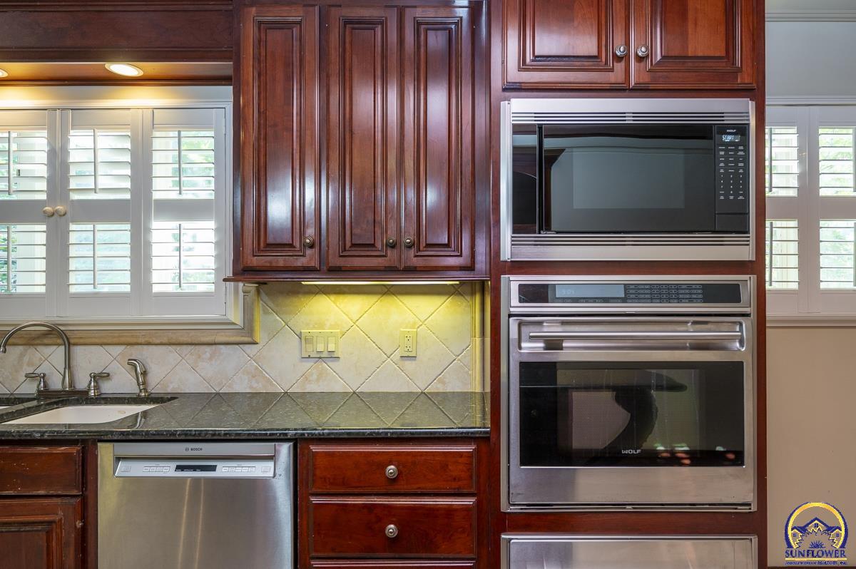 1533 Southwest Stratford Road Topeka, KS 66604 - Photo 20 of 56