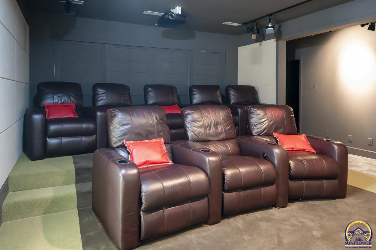 1533 Southwest Stratford Road Topeka, KS 66604 - Photo 26 of 56