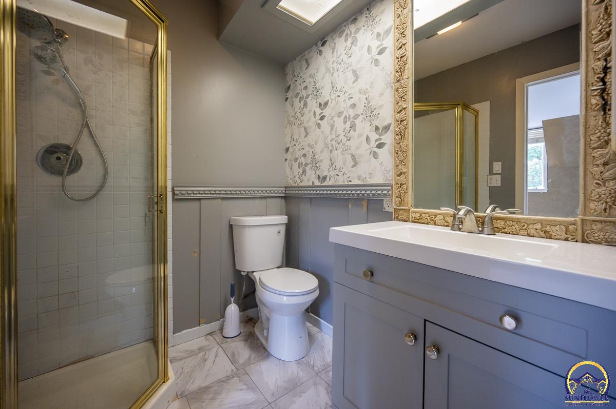 1533 Southwest Stratford Road Topeka, KS 66604 - Photo 31 of 56