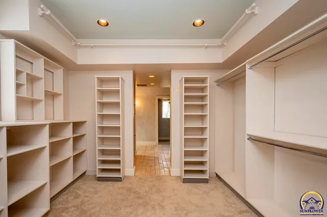 $925,000 | 1533 Southwest Stratford Road, Topeka, KS 66604