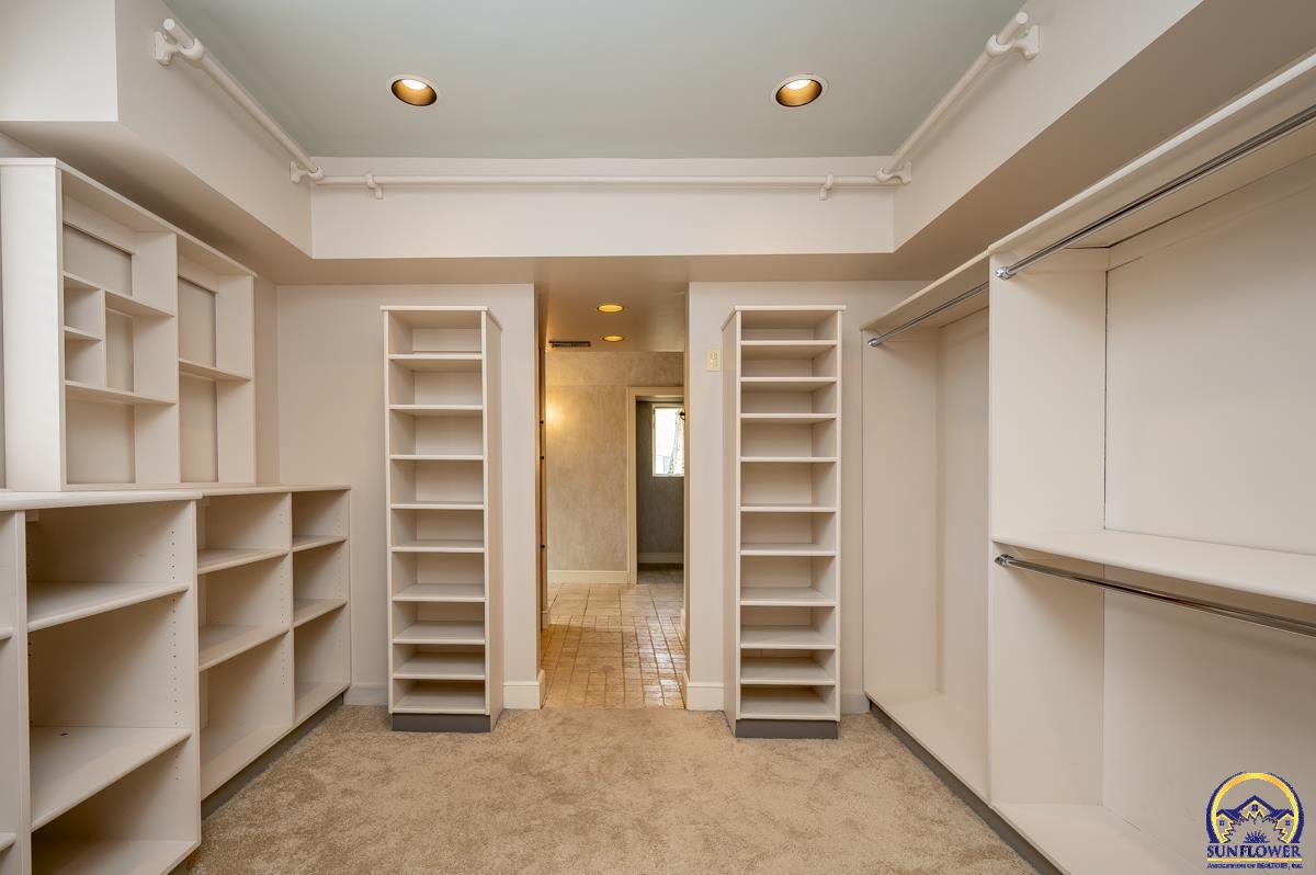 1533 Southwest Stratford Road Topeka, KS 66604 - Photo 39 of 56