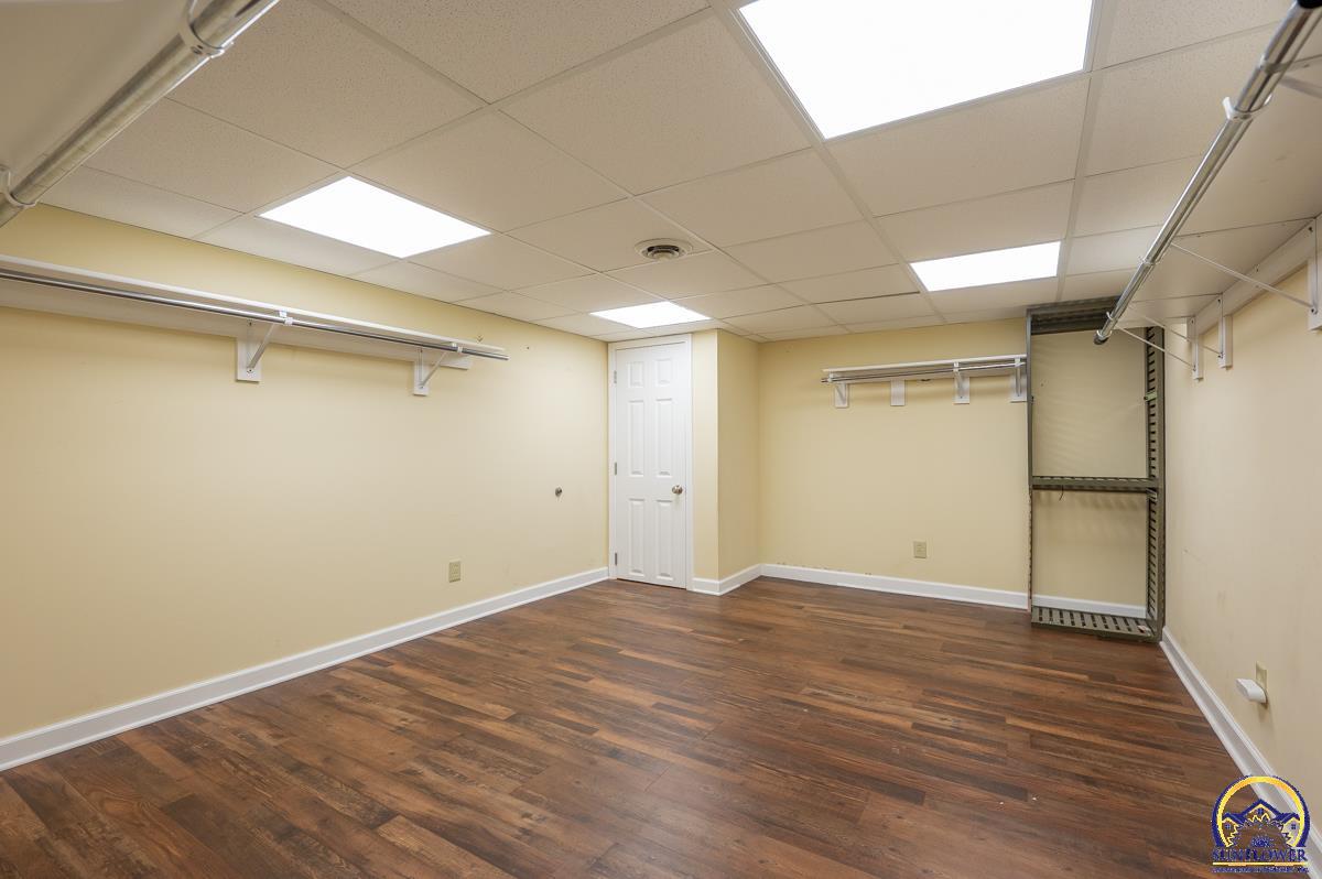 1533 Southwest Stratford Road Topeka, KS 66604 - Photo 48 of 56