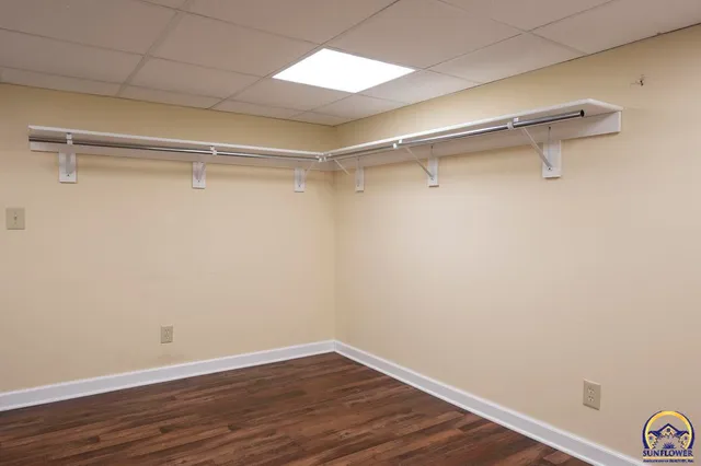 $925,000 | 1533 Southwest Stratford Road, Topeka, KS 66604