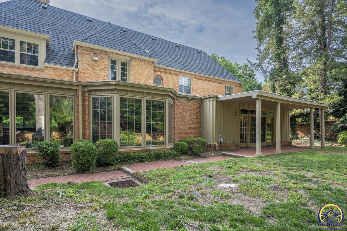 1533 Southwest Stratford Road Topeka, KS 66604 - Photo 52 of 56