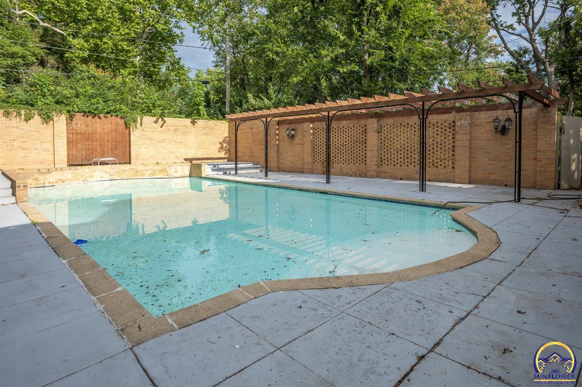 1533 Southwest Stratford Road Topeka, KS 66604 - Photo 55 of 56