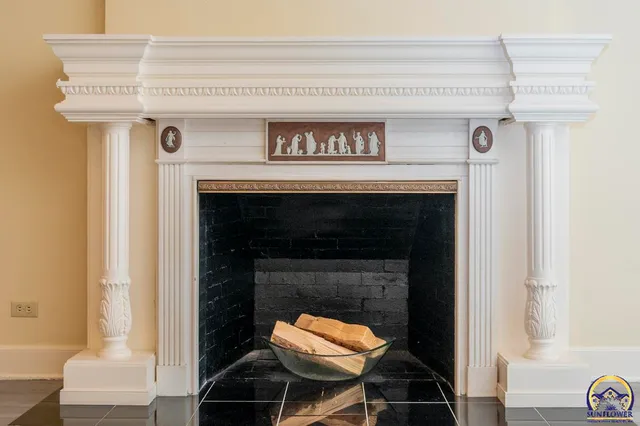 $925,000 | 1533 Southwest Stratford Road, Topeka, KS 66604