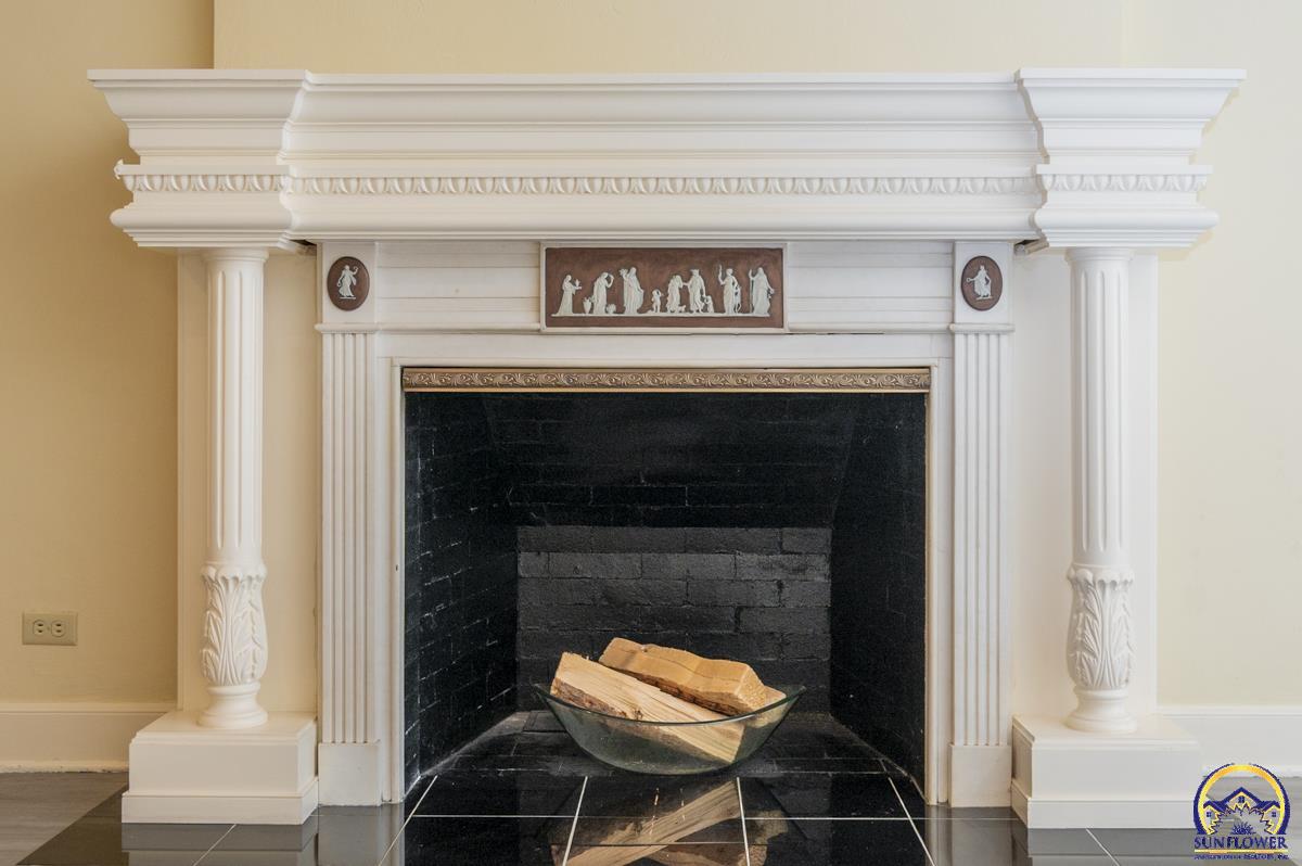 1533 Southwest Stratford Road Topeka, KS 66604 - Photo 10 of 56