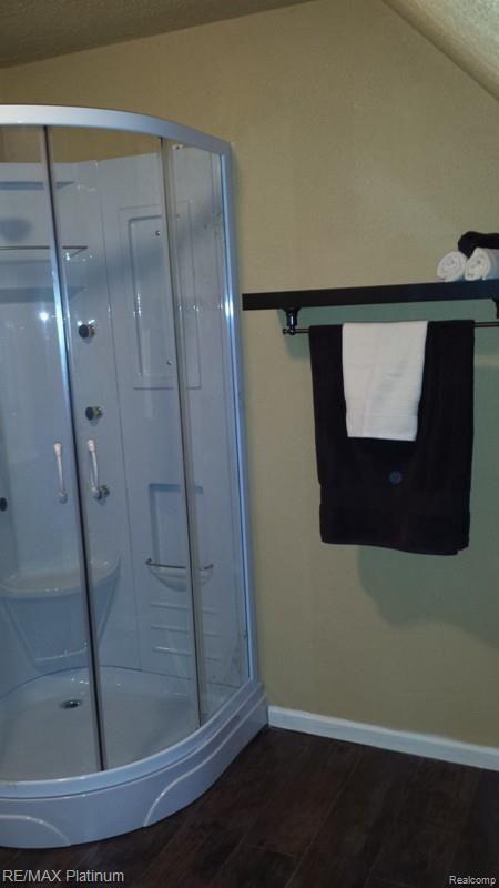 29049 Crawford Road Romulus, MI 48174 - Photo 15 of 15 Crawford_Upstairs_Bathroom2.jpg