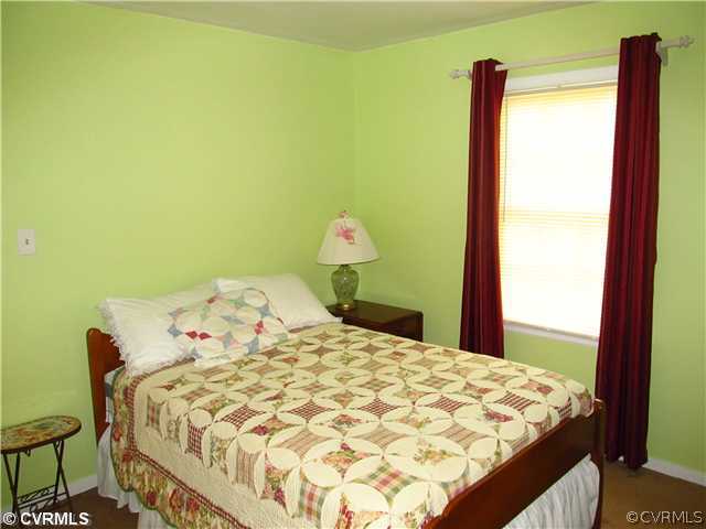 6627 Turngate Road North Chesterfield, VA 23234 - Photo 12 of 24 Bedroom - CONVENIENT 1ST FLOOR GUEST BEDROOM