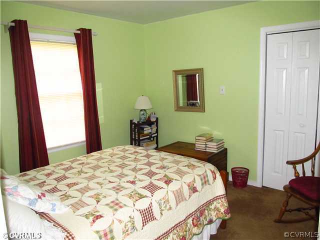 6627 Turngate Road North Chesterfield, VA 23234 - Photo 13 of 24 Bedroom - VERY NICE SIZE