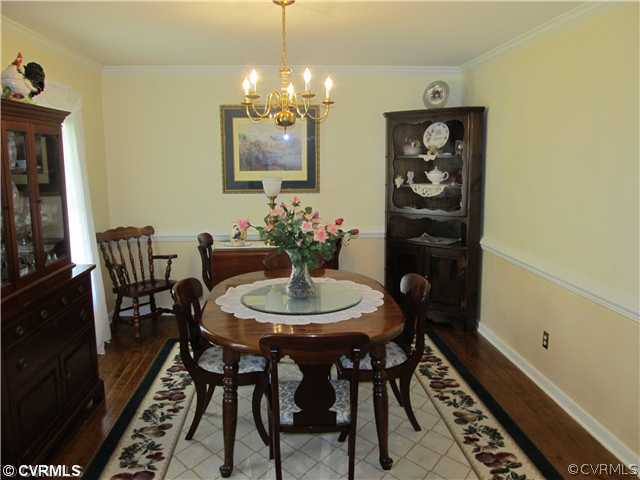 6627 Turngate Road North Chesterfield, VA 23234 - Photo 6 of 24 Dining Room - LOVELY AND SPACIOUS DINING ROOM BOAS