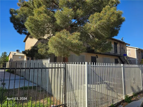 $1,095 | 4765 Thunderbolt Avenue, Unit 2, Las Vegas, NV 89115