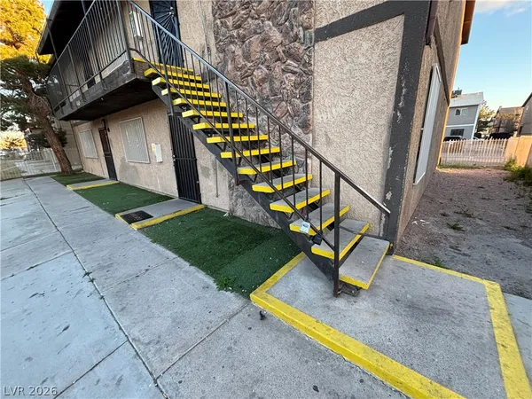 $1,095 | 4765 Thunderbolt Avenue, Unit 2, Las Vegas, NV 89115