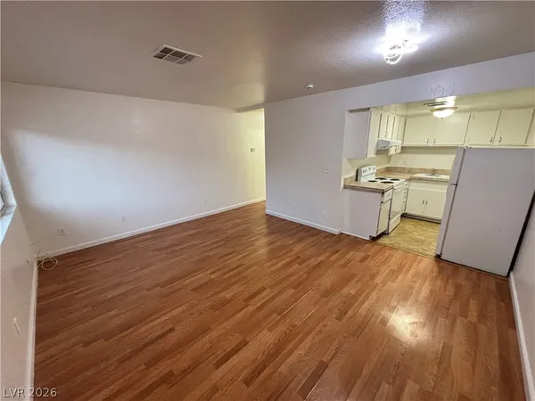 $1,095 | 4765 Thunderbolt Avenue, Unit 2, Las Vegas, NV 89115