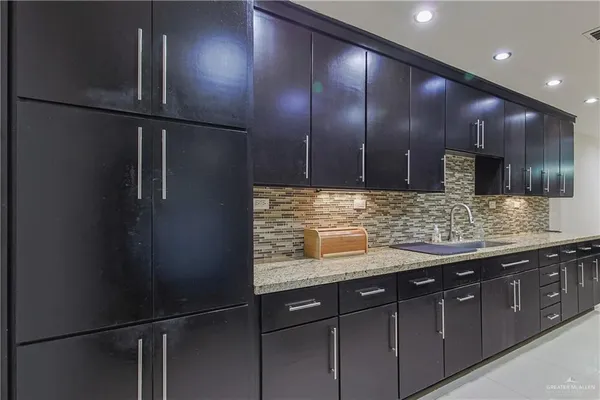 $2,000 | 412 Toronto Avenue, Unit 34, McAllen, TX 78503