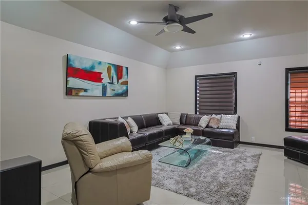 $2,000 | 412 Toronto Avenue, Unit 34, McAllen, TX 78503