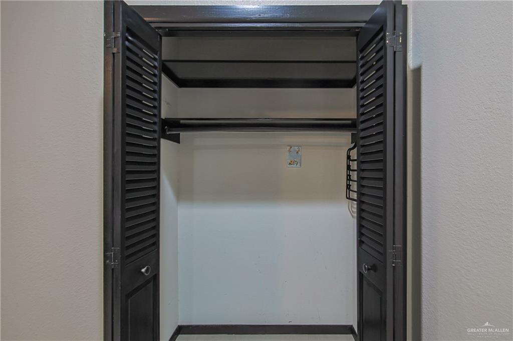 412 Toronto Avenue, Unit 34 McAllen, TX 78503 - Photo 19 of 44 Detailed view of a textured wall