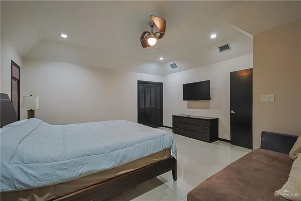 $2,000 | 412 Toronto Avenue, Unit 34, McAllen, TX 78503