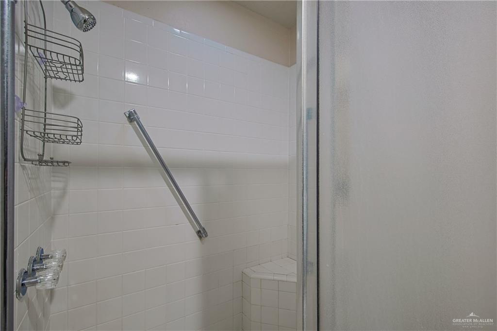 412 Toronto Avenue, Unit 34 McAllen, TX 78503 - Photo 26 of 44 Bathroom with a shower stall