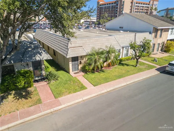 $2,000 | 412 Toronto Avenue, Unit 34, McAllen, TX 78503