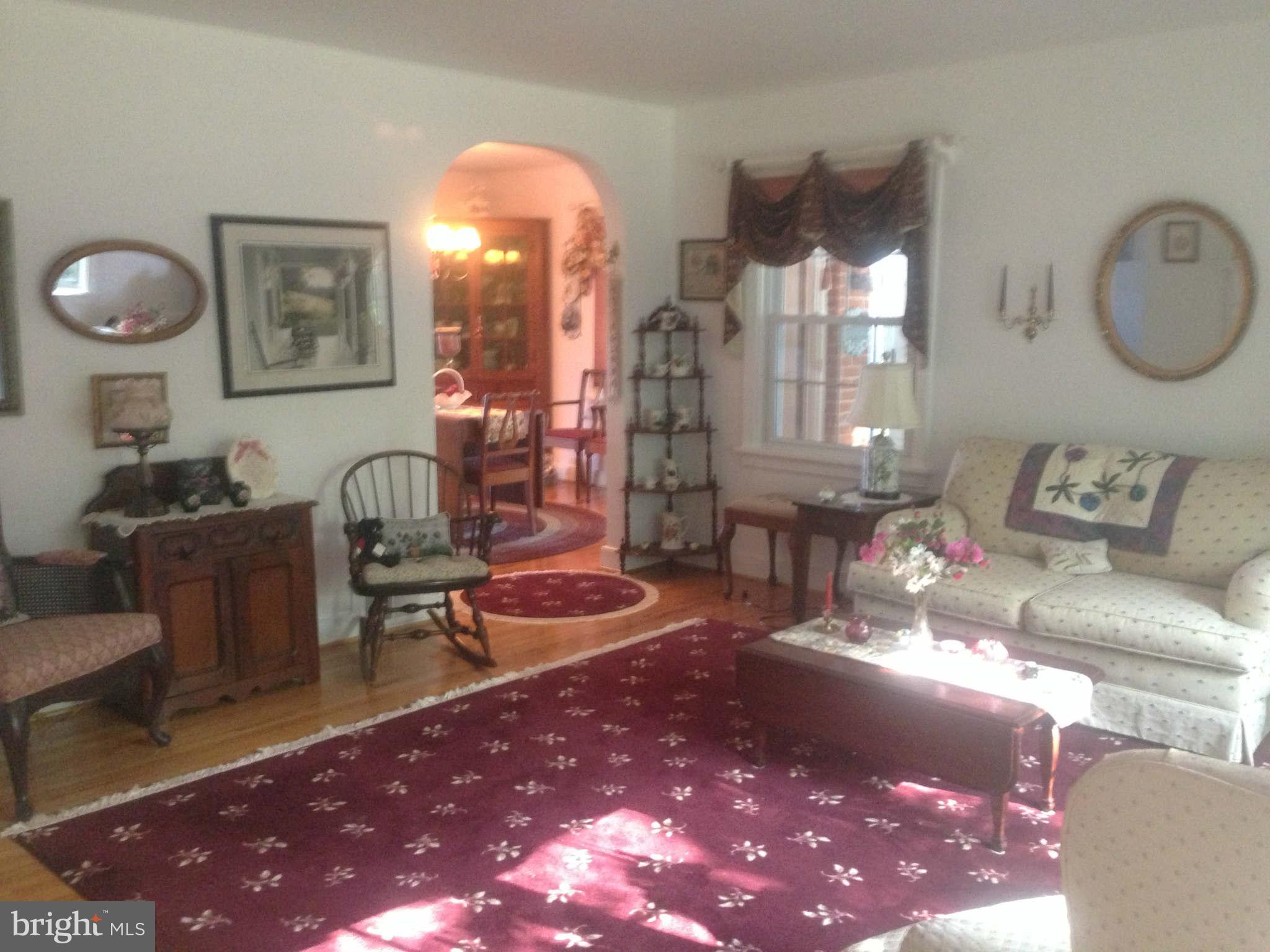 8425 Lees Ridge Road Warrenton, VA 20186 - Photo 6 of 24 Living Room