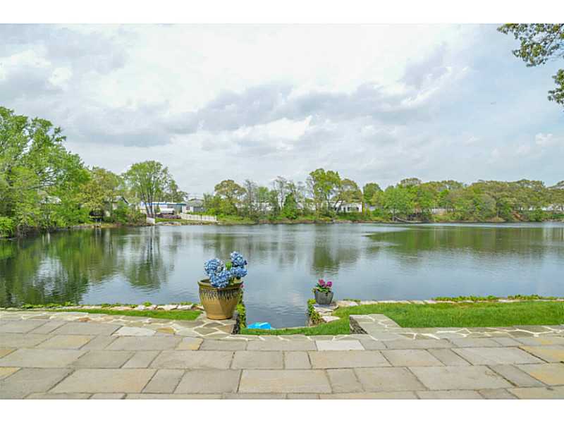 28 Sand Pond Road Warwick, RI 02888 - Photo 4 of 25 View.
