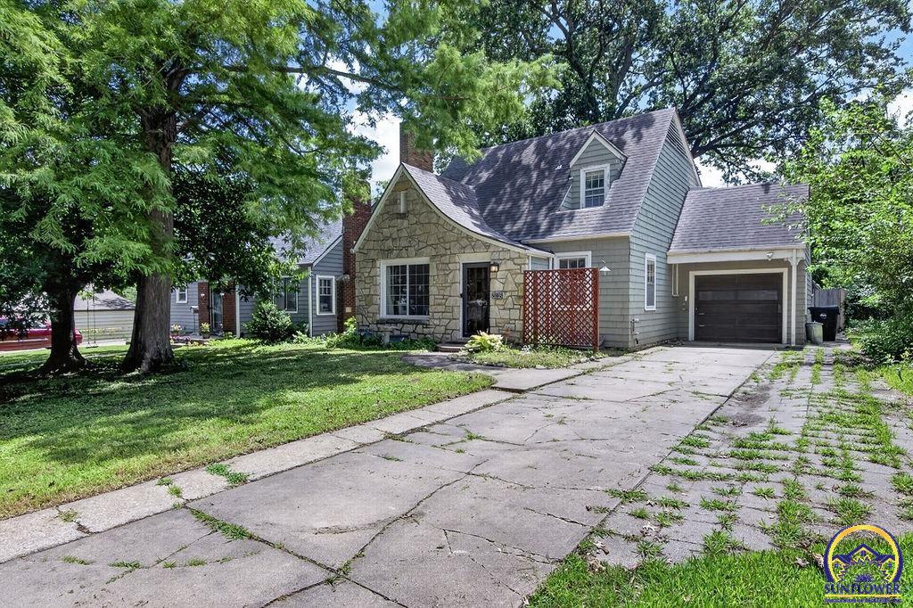 3115 Southwest 11th Street Topeka, KS 66604 - Photo 2 of 44