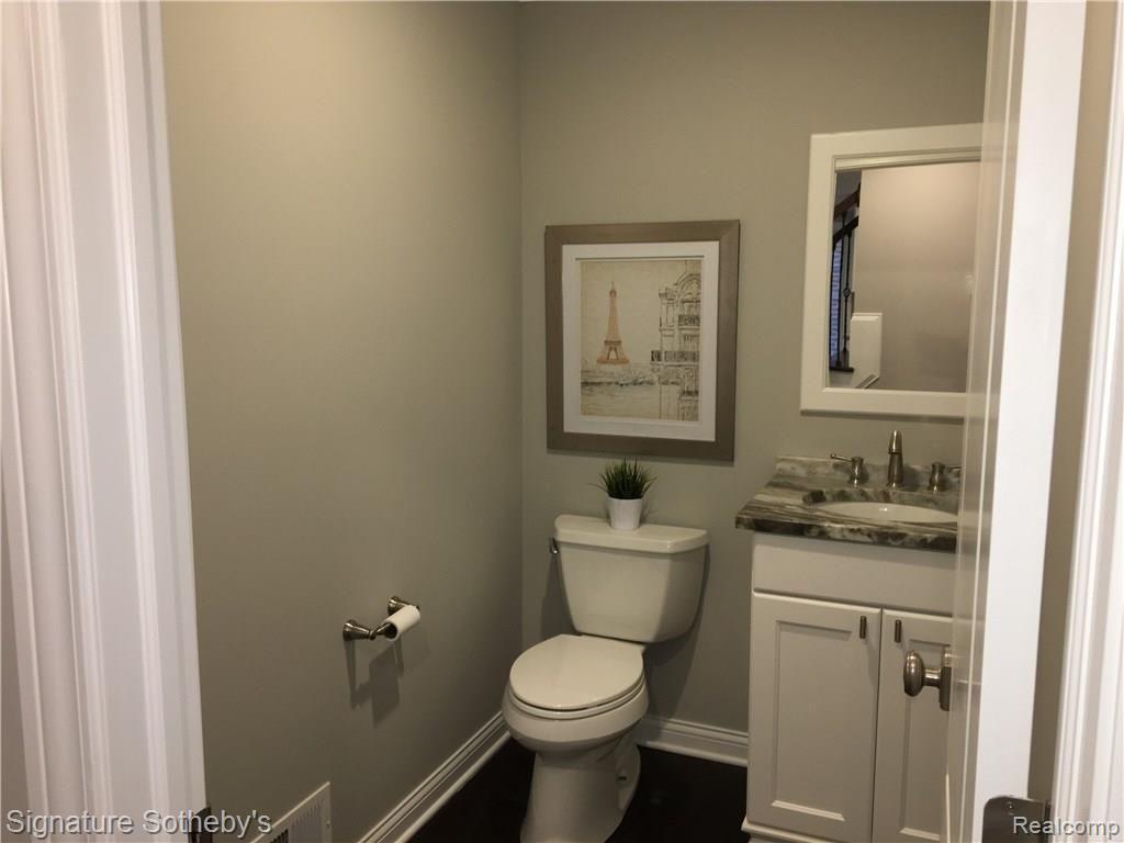 2123 Windemere Road Birmingham, MI 48009 - Photo 20 of 49 First Floor 1/2 Bath