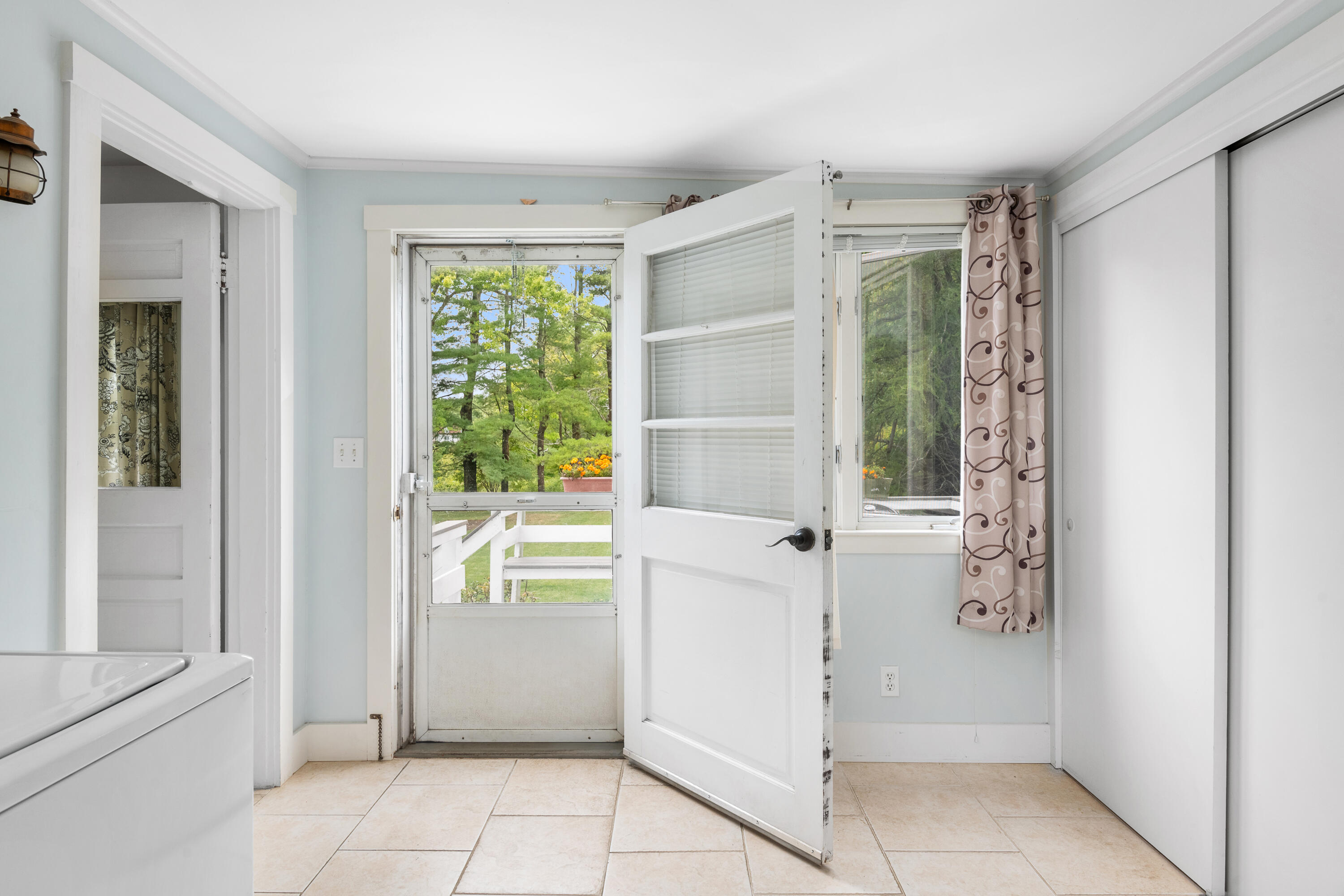 41 Lindsay Road York, ME 03909 - Photo 32 of 45 Laundry/Mud Room