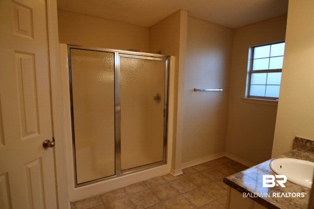 4005 Kendallbrook Loop Foley, AL 36535 - Photo 7 of 12 Master Bath