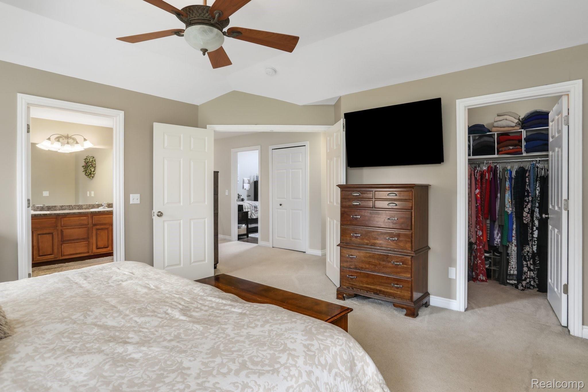 1265 Welland Drive Rochester, MI 48306 - Photo 21 of 54 31-web-or-mls-1265 Welland Drive Rochester0024.jpg