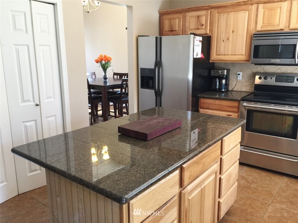 11112 222nd Ave Court East Buckley, WA 98321 - Photo 7 of 16