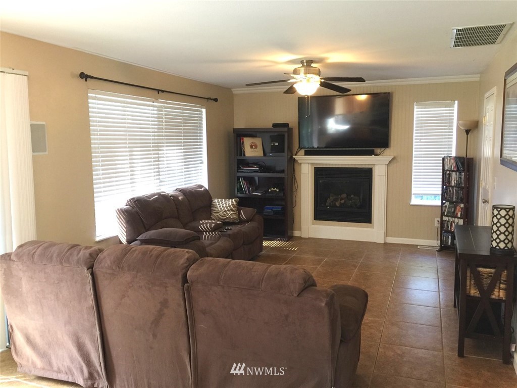 11112 222nd Ave Court East Buckley, WA 98321 - Photo 9 of 16