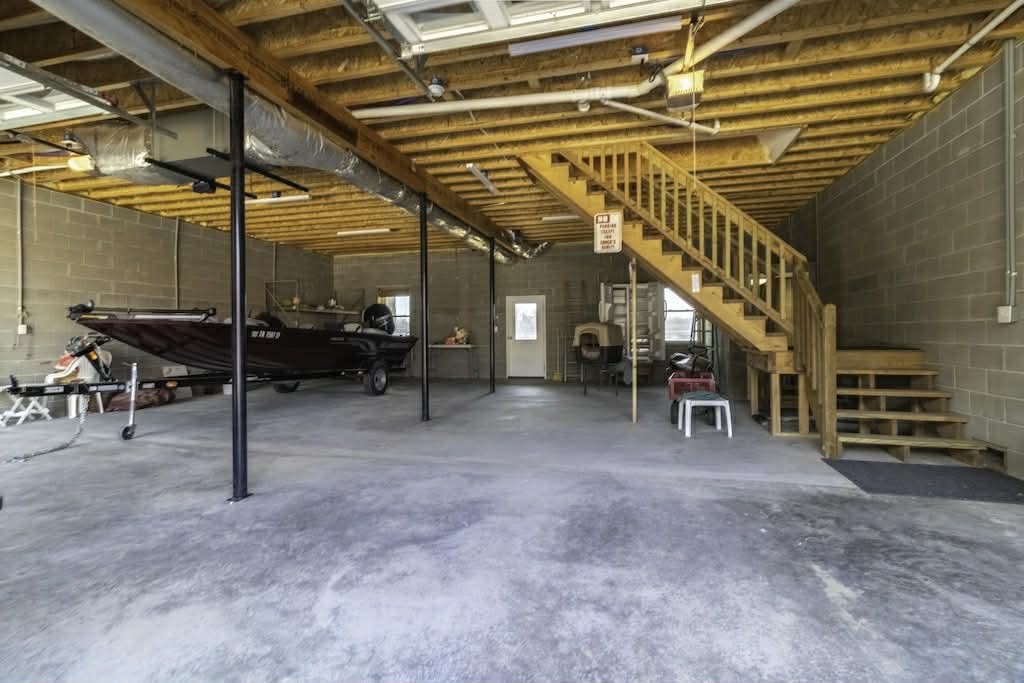 637 River Road Clifton, TN 38425 - Photo 18 of 19 a view of an empty room with furniture