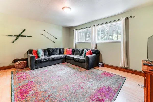 $949,900 | 11495 St Bernard Drive, Truckee, CA 96161