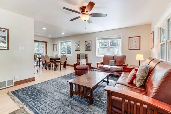 $949,900 | 11495 St Bernard Drive, Truckee, CA 96161