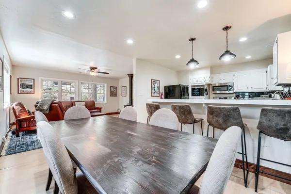 $949,900 | 11495 St Bernard Drive, Truckee, CA 96161