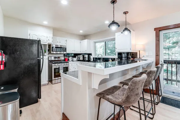 $949,900 | 11495 St Bernard Drive, Truckee, CA 96161