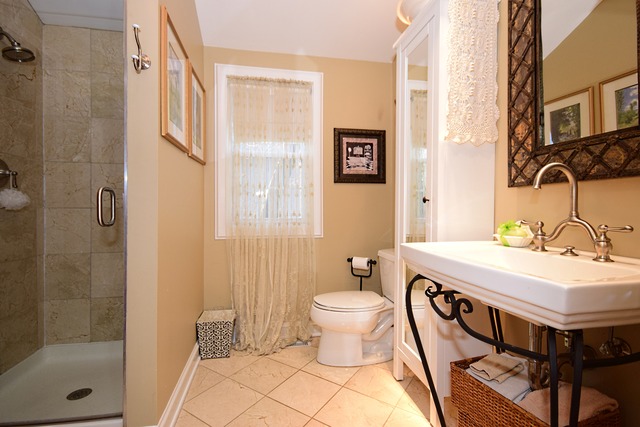 311 Shenstone Road Riverside, IL 60546 - Photo 15 of 24