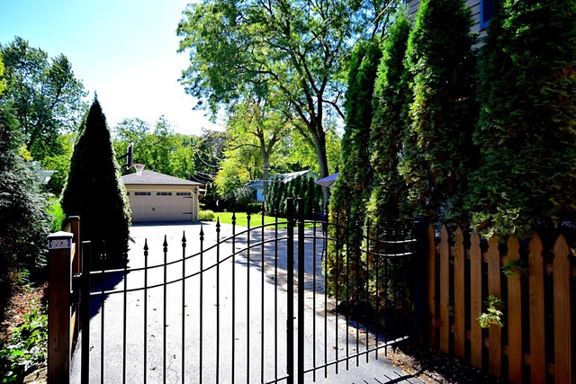 311 Shenstone Road Riverside, IL 60546 - Photo 20 of 24