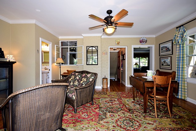 311 Shenstone Road Riverside, IL 60546 - Photo 9 of 24