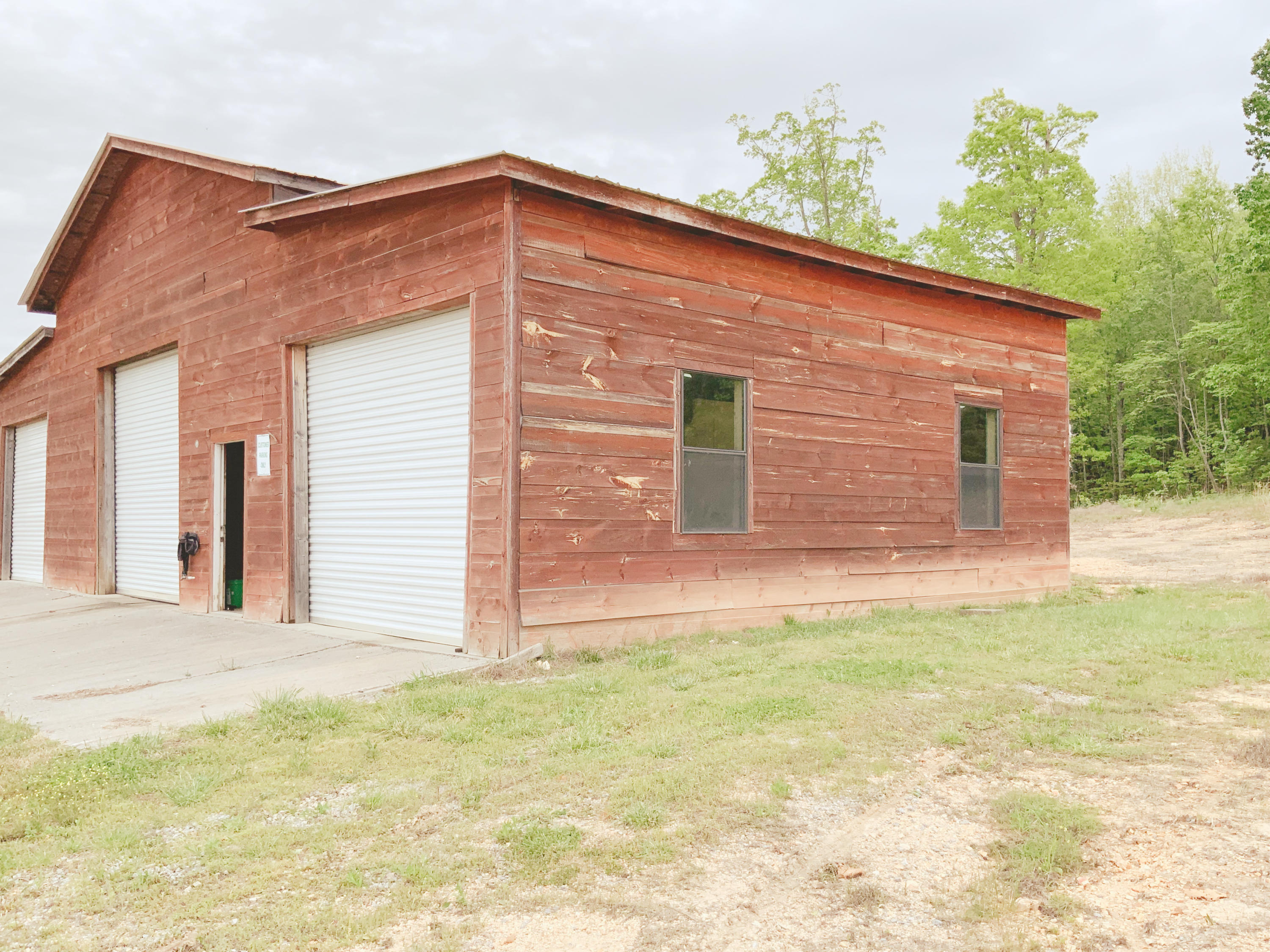 4470 Lynn Road Philadelphia, TN 37846 - Photo 4 of 39 A6331FA5-A67E-46E2-8B5A-7A4EC3266373