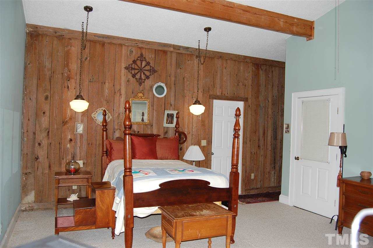 6740 Good Life Road Wendell, NC 27591 - Photo 13 of 25 a living room with furniture