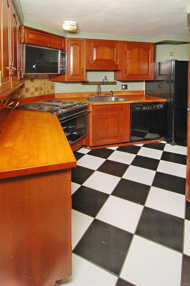 3 Green Acres Road St. Louis, MO 63137 - Photo 11 of 24