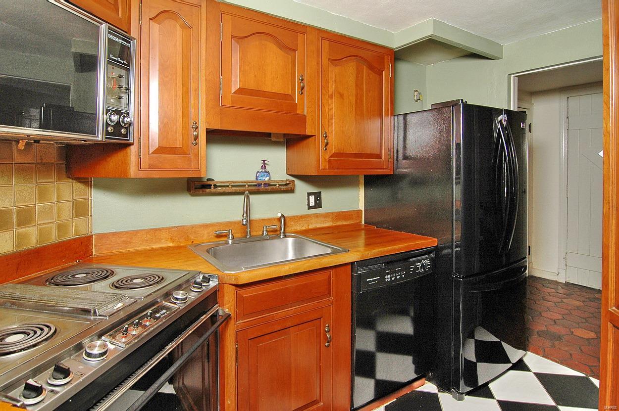 3 Green Acres Road St. Louis, MO 63137 - Photo 12 of 24