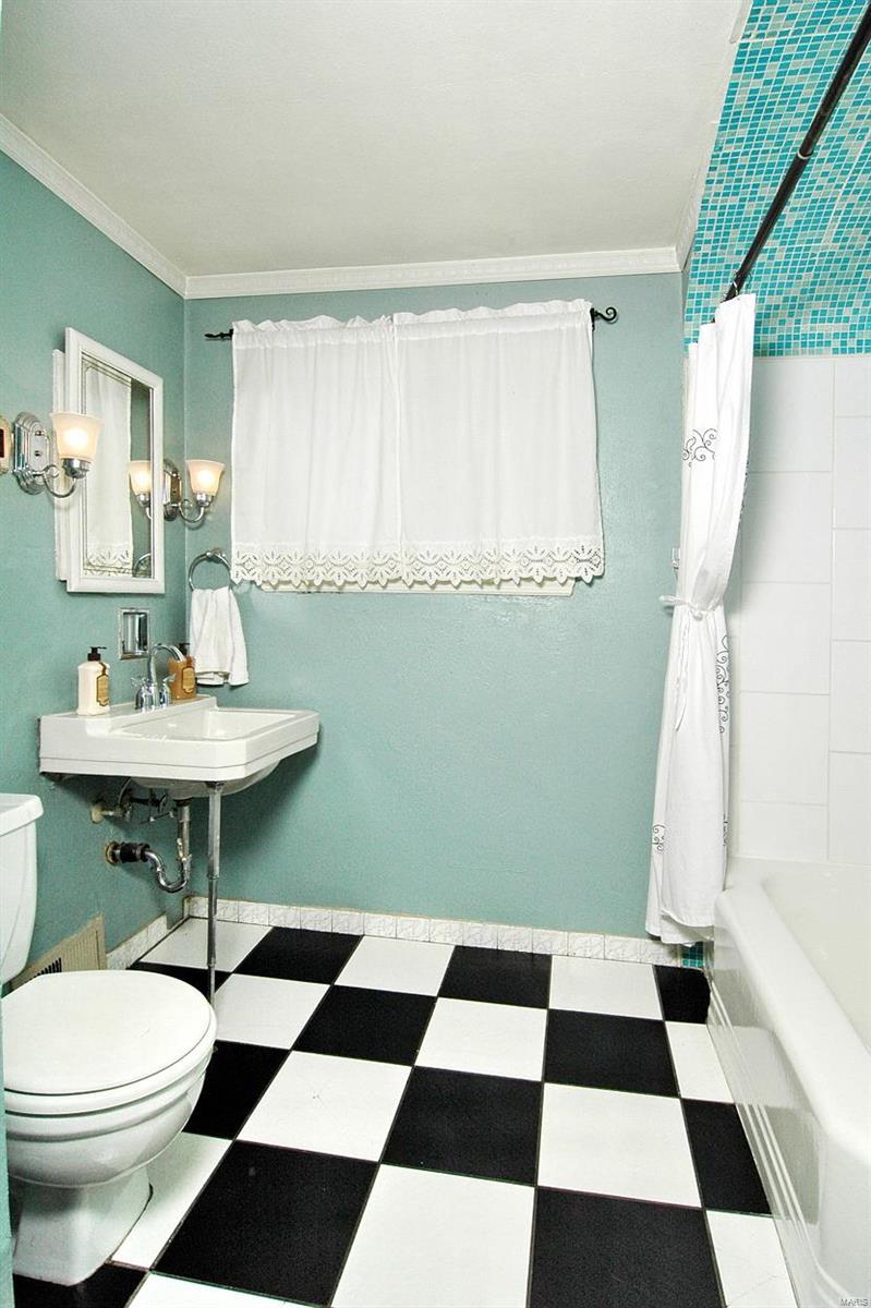 3 Green Acres Road St. Louis, MO 63137 - Photo 18 of 24